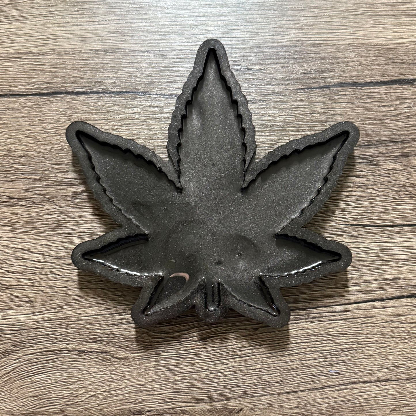 Resin Potleaf Ashtray