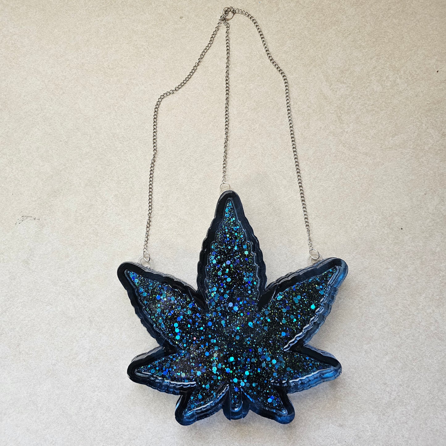 Resin Potleaf Wall Hanging