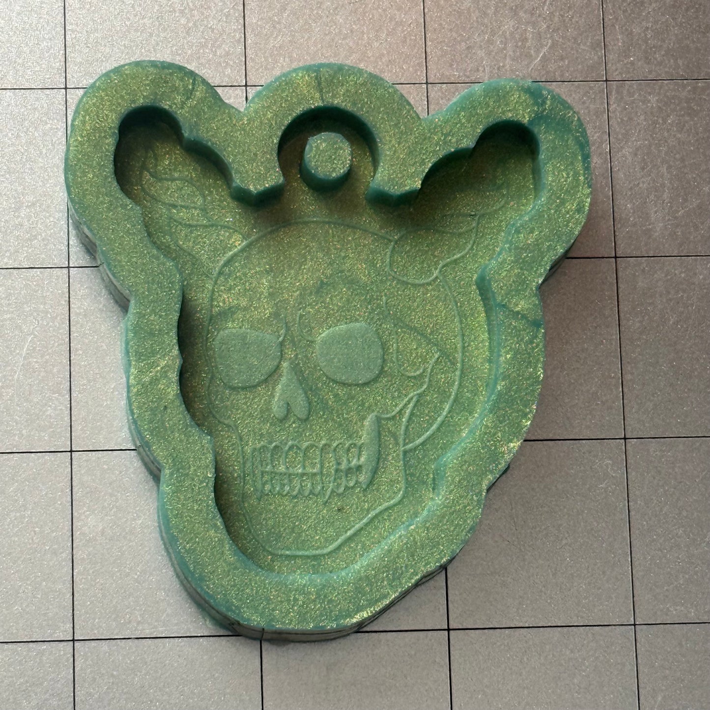 Horned Skull Keychain Mold