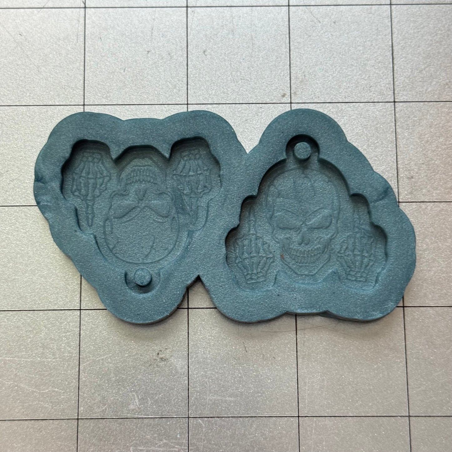 Skull Fingers Earrings Mold