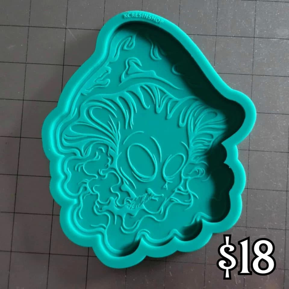 Smoking Alien Flat Mold - RTS